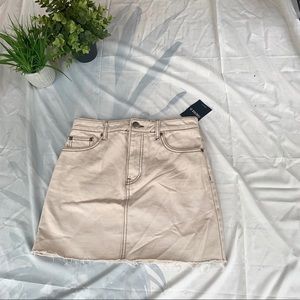 ★ BRAND NEW FOREVER 21 mini skirt ★